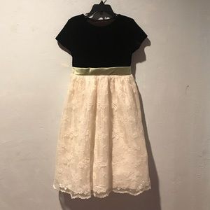 Simple lace dress